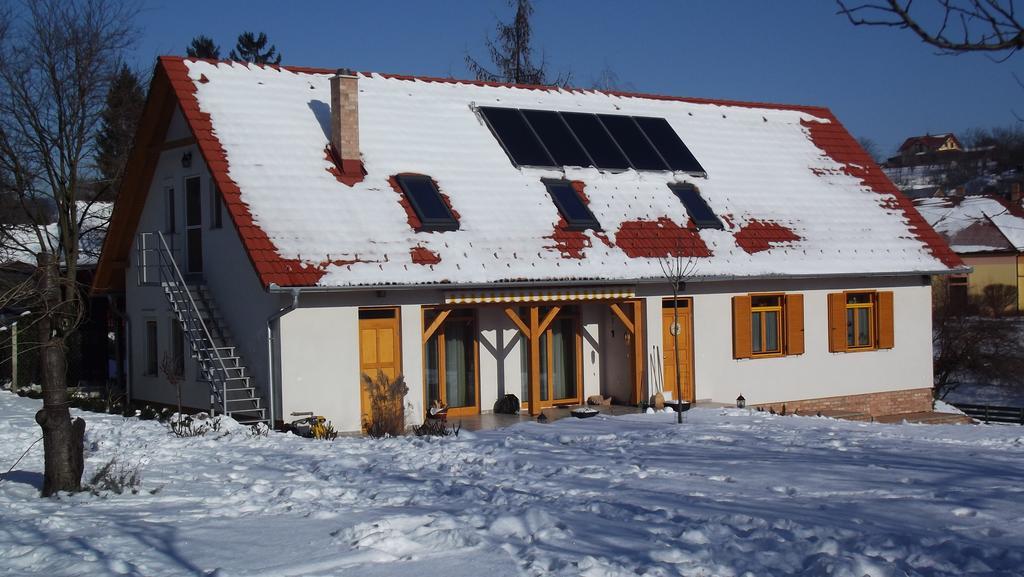 Rozmaring Vendeghaz Hotel Zengovarkony Luaran gambar