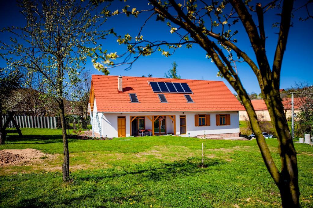 Rozmaring Vendeghaz Hotel Zengovarkony Luaran gambar