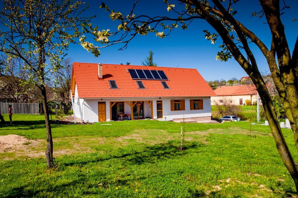 Rozmaring Vendeghaz Hotel Zengovarkony Luaran gambar