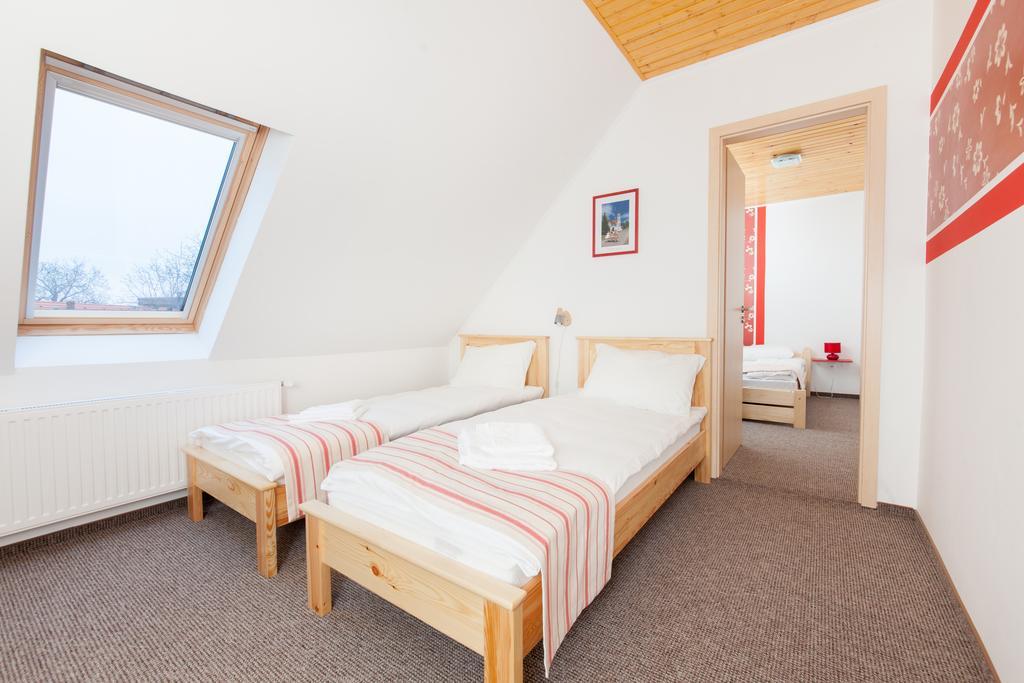 Rozmaring Vendeghaz Hotel Zengovarkony Bilik gambar