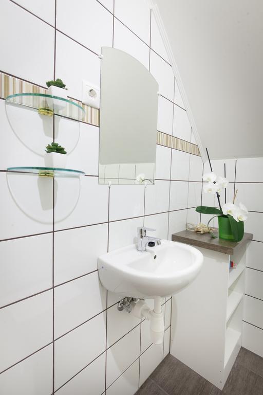 Rozmaring Vendeghaz Hotel Zengovarkony Bilik gambar