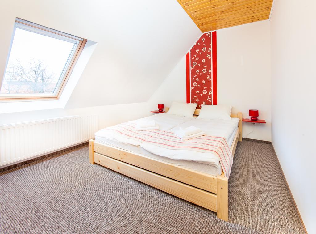 Rozmaring Vendeghaz Hotel Zengovarkony Bilik gambar